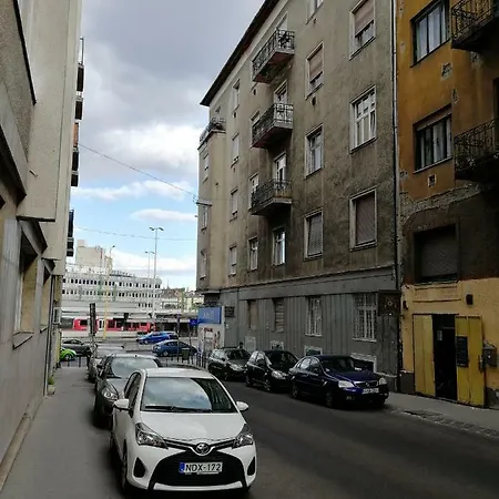 4 Rath Gyorgy Utca Apartment